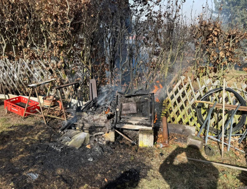 BRAND MITTEL | Heckenbrand mit Ausbreitungsgefahr